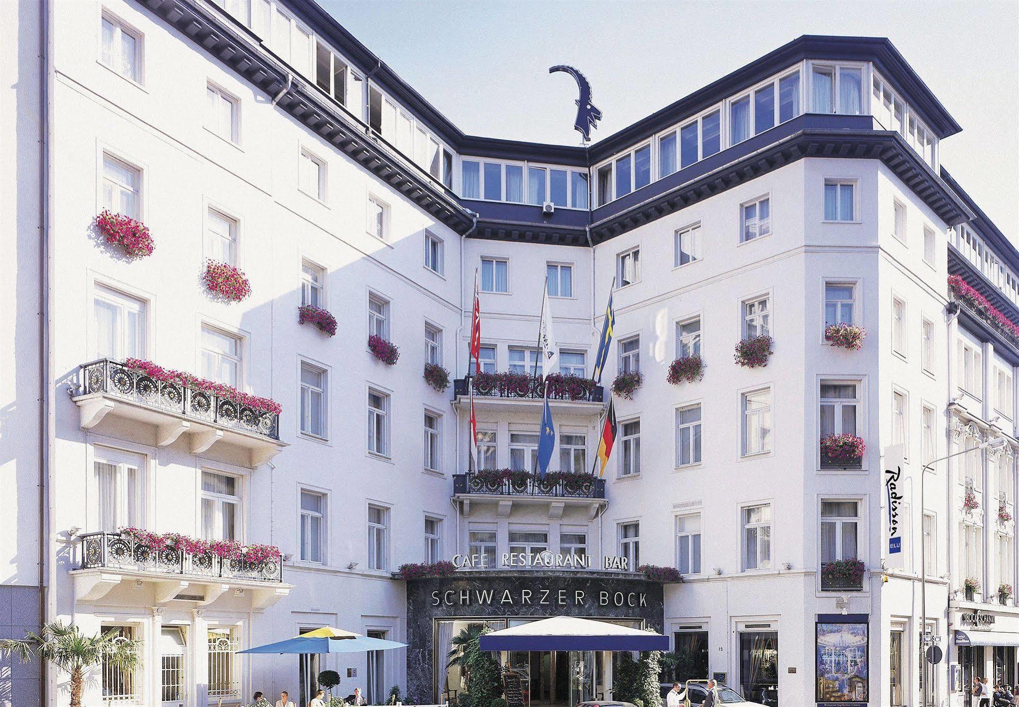 Radisson Blu Hotel Schwarzer Bock Висбаден Экстерьер фото